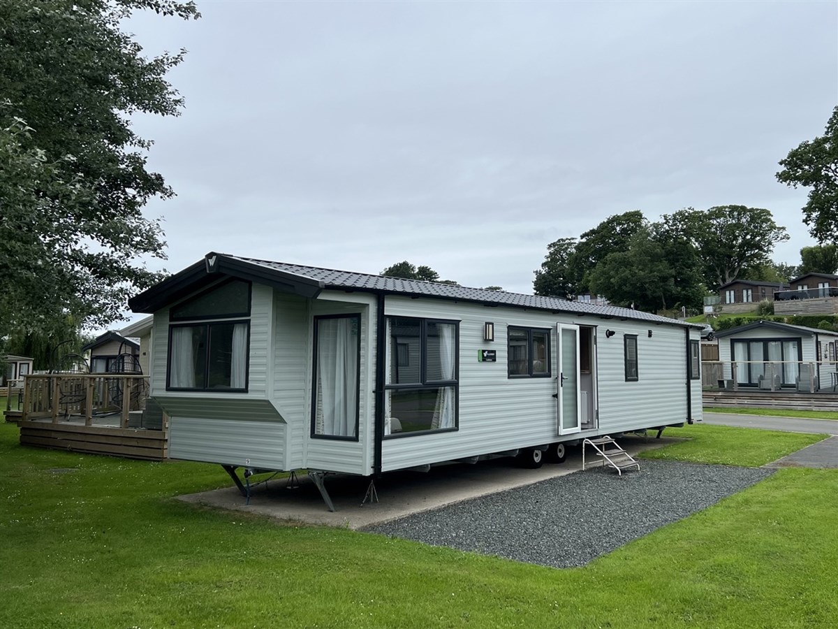 CH Willerby Castleton 406 - exterior
