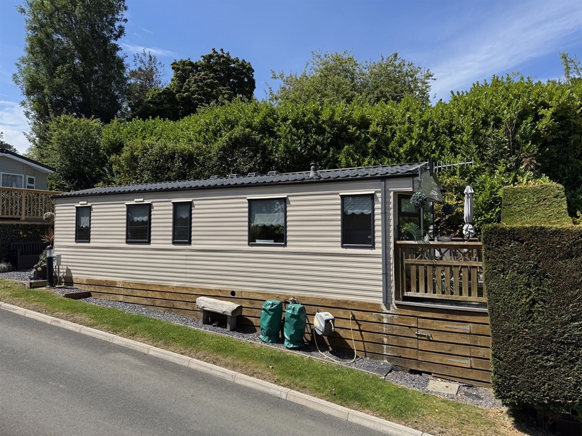 BH Willerby Herald Gold 31 - exterior