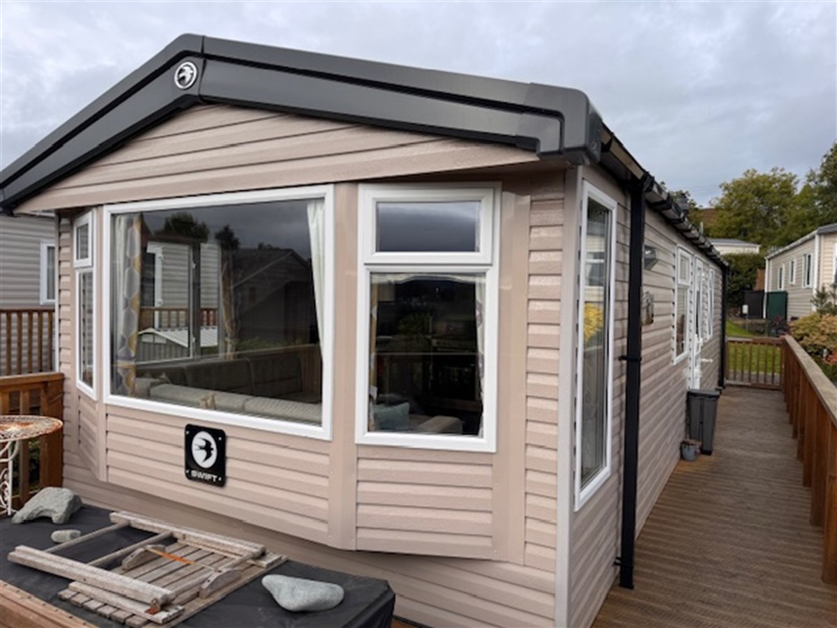 BH Swift Loire 47 - exterior