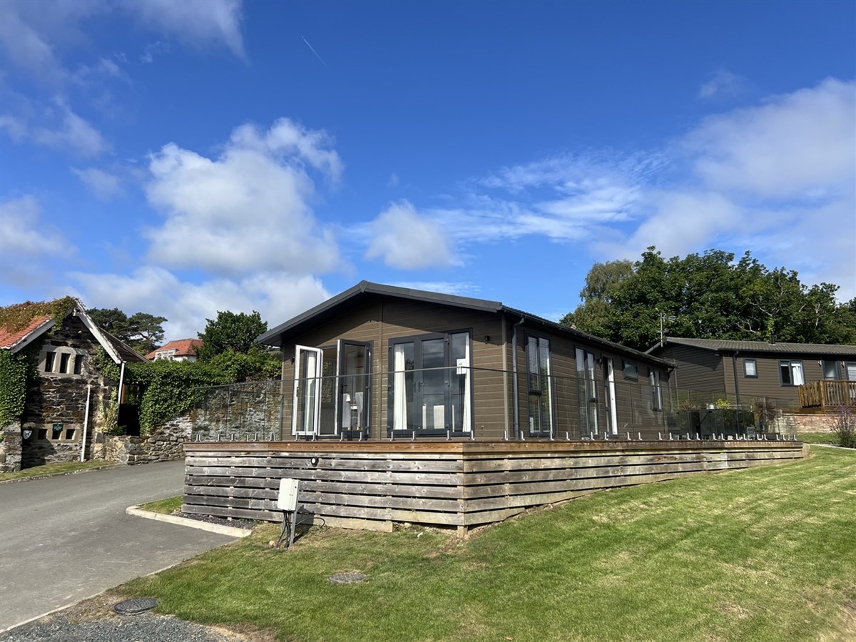 BH Aspire Oslo 52 - exterior