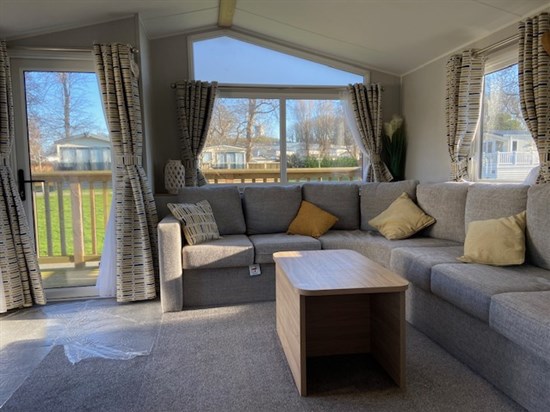 Willerby Castleton Coed Helen 160 - lounge