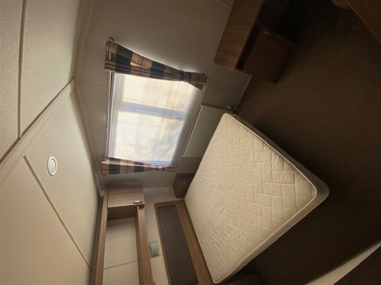 PU Used Swift Bordeaux - bedroom