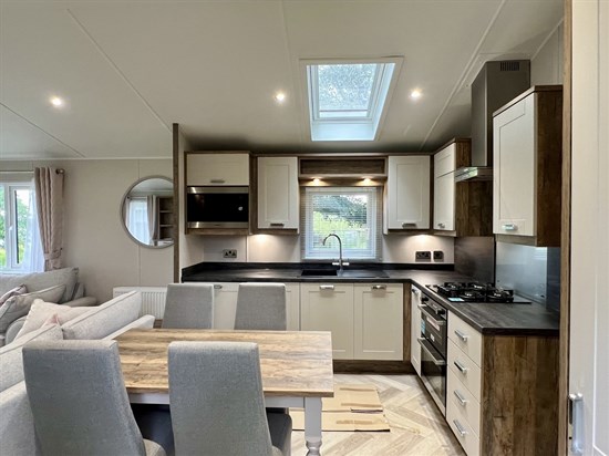 CH Willerby Sheraton - kitchen dining