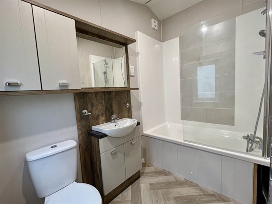 CH Willerby Sheraton - bathroom