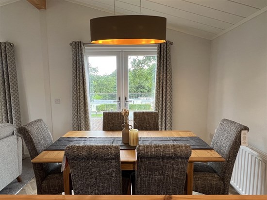 CH Aspire Artro - dining area