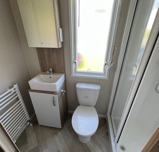 Plot 251 ABI Wimbledon - toilet