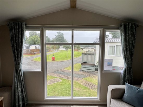 Ch Willerby Malton 162 - french windows