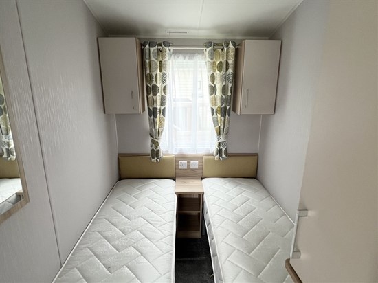CH Willerby Castleton 406 - twin