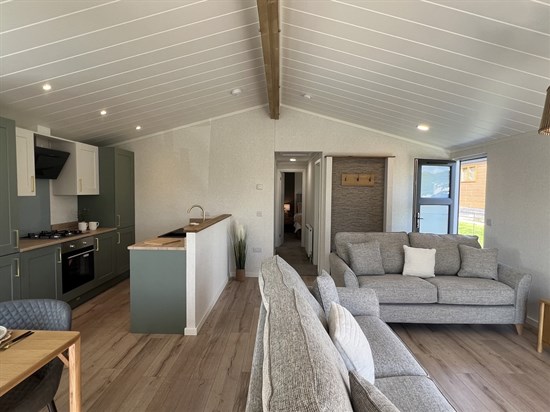 BH Aspire Menai 58 - living 3