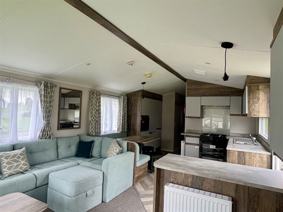 CH Willerby Brookwood 80 - living 1