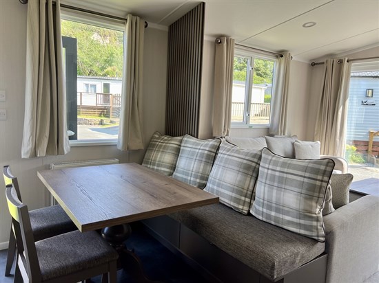 SD Swift Morlaix 604 - dining