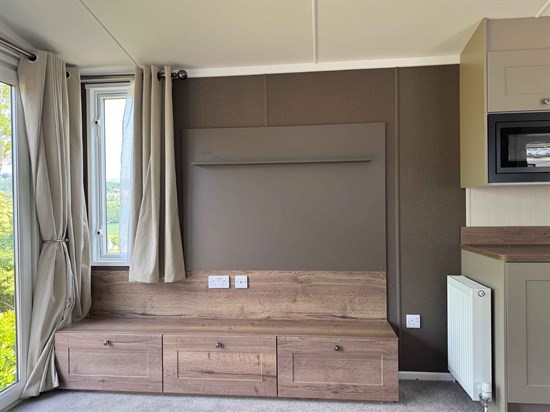 BH Swift Morlaix 33a- media wall