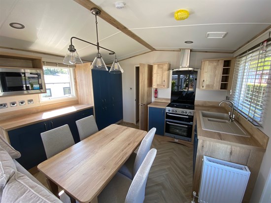Sd  ABI Windermere  414 - kitchen dining