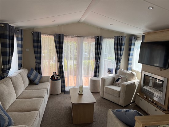BH Willerby Britannia 99 - lounge