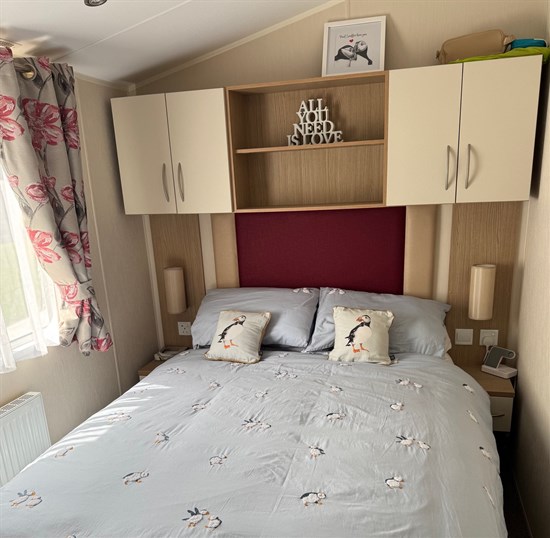 BH Willerby Britannia 99 - bedroom 1
