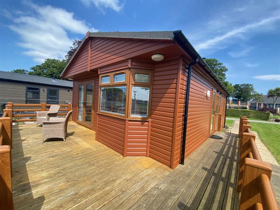 CH Stately Albion Heron 302 - exterior 2