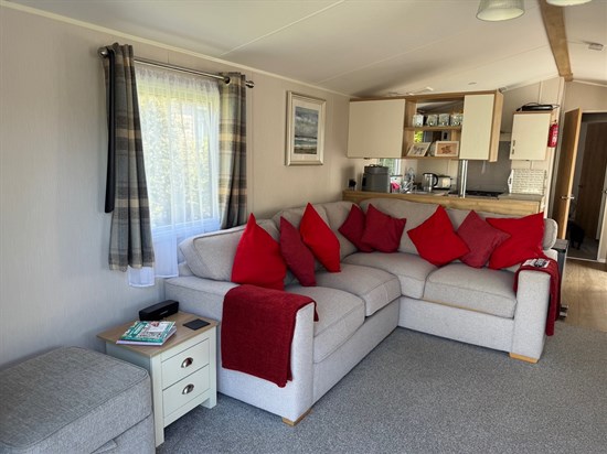 BH Willerby Avonmore Oak 25 - living room