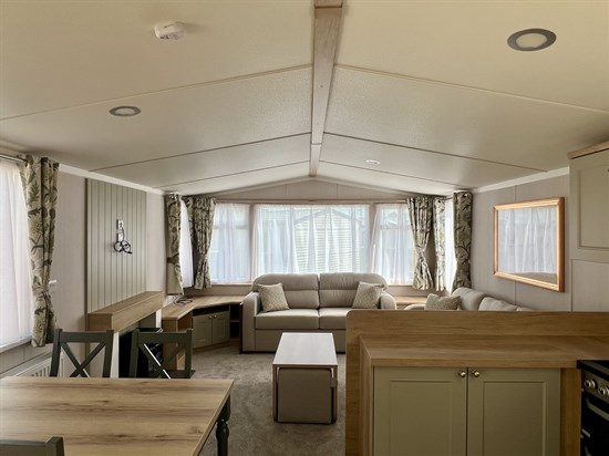 SD Swift Provence 243 - living 1