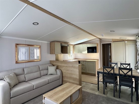 SD Swift Provence 243 - living 2