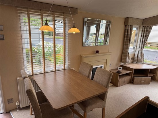 BH Willerby New Hampton - dining