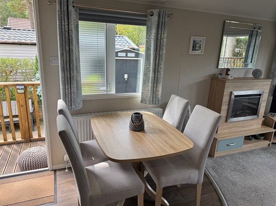 BH Willerby Sierra 3 - dining
