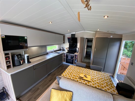 CH Swift Antibes 53 - kitchen