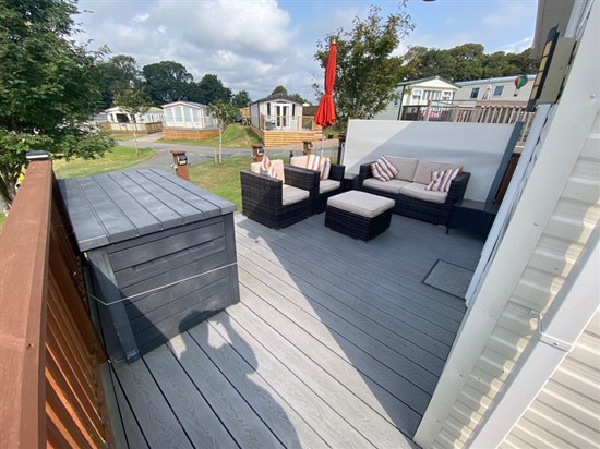 CH Willerby Canterbury 47 - exterior 2