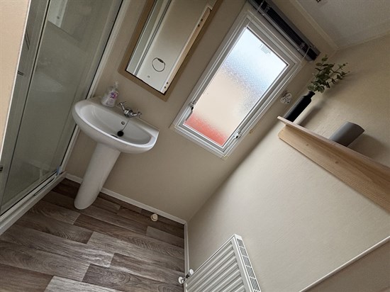 CH Willerby Aurora 145 - bathroom