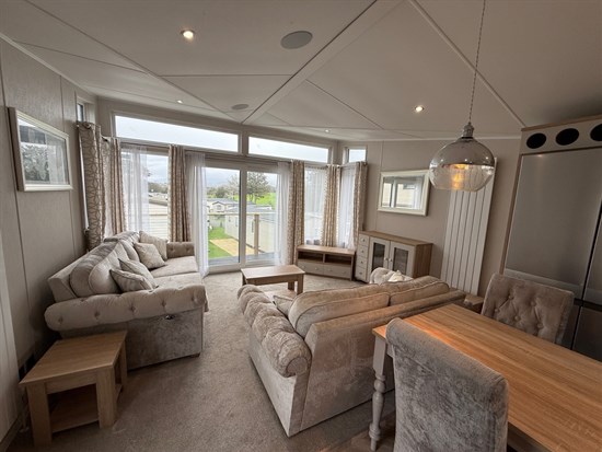 CH Willerby Vogue  253 - interior 2