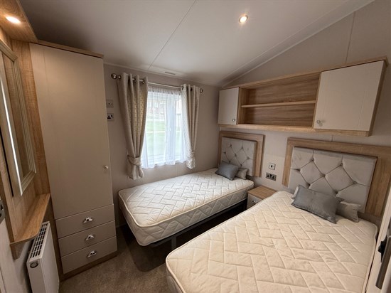 CH Willerby Vogue  253 - twin