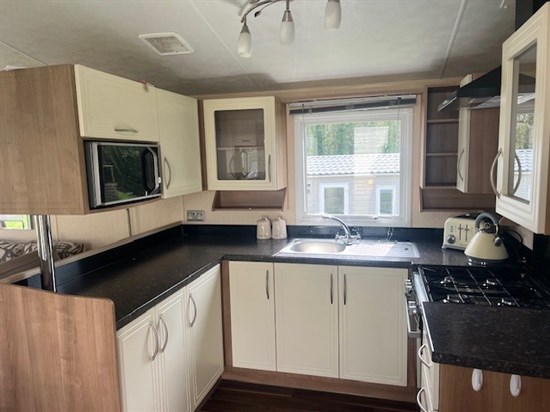 CH Willerby New Hampton 251 - kitchen