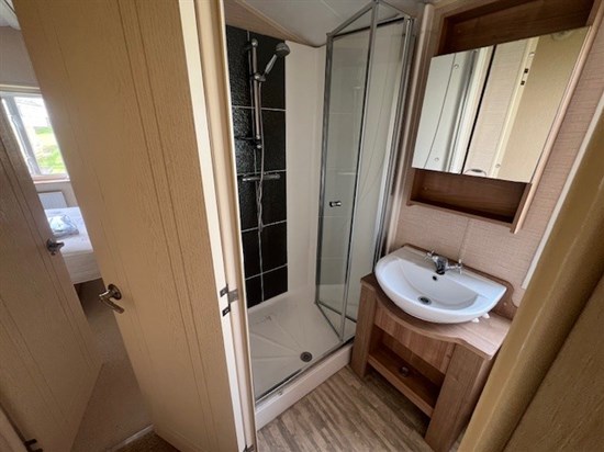 CH Willerby New Hampton 251 - bathroom
