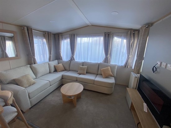 Carnaby Melrose - living