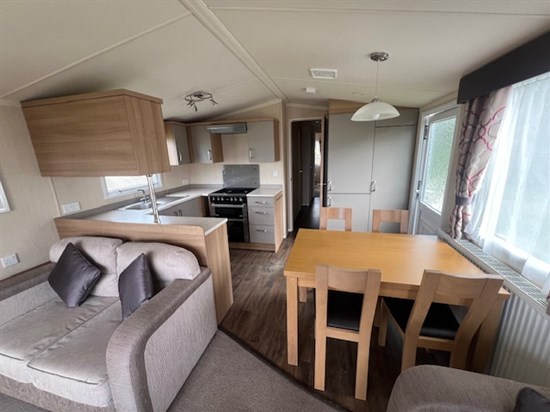 CH Swift Bordeaux 179 - kitchen/dining