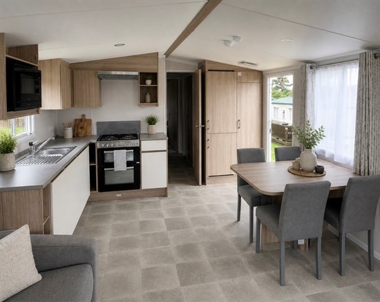 CH Swift Royan 32 - dining/kitchen
