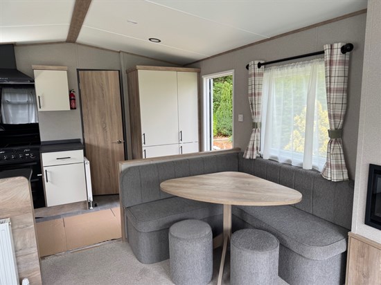 BH ABI Keswick 70a - living