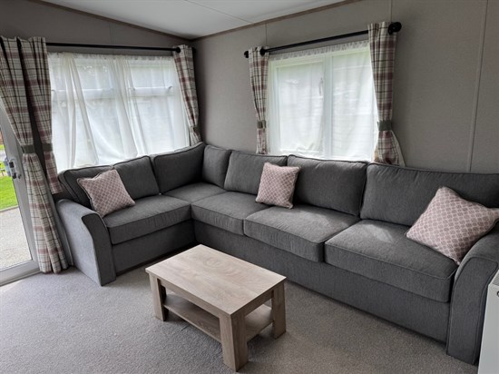 BH ABI Keswick 70a - lounge