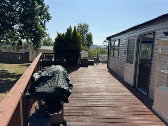 BH Swift Antibes 91 - decking
