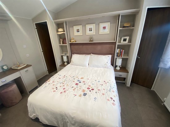 SD Willerby Sheraton 51 - master room