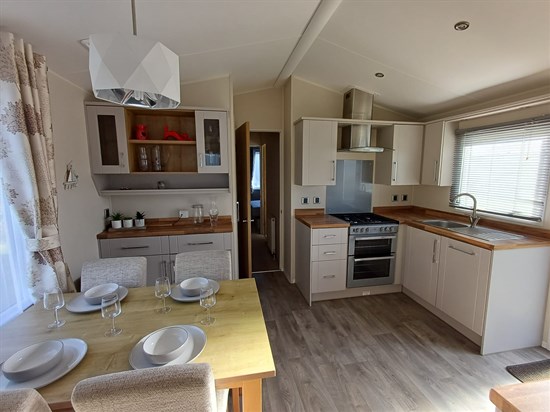 Willerby Winchester 5 - kitchen dining