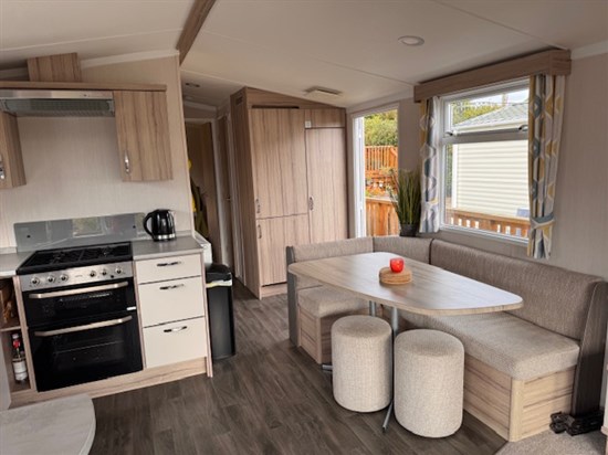 BH Swift Loire 47 - kitchen