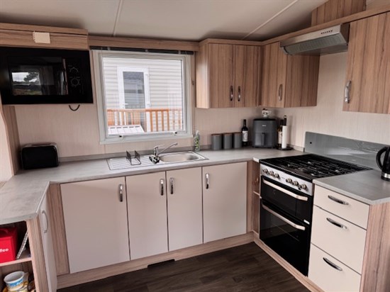 BH Swift Loire 47 - kitchen