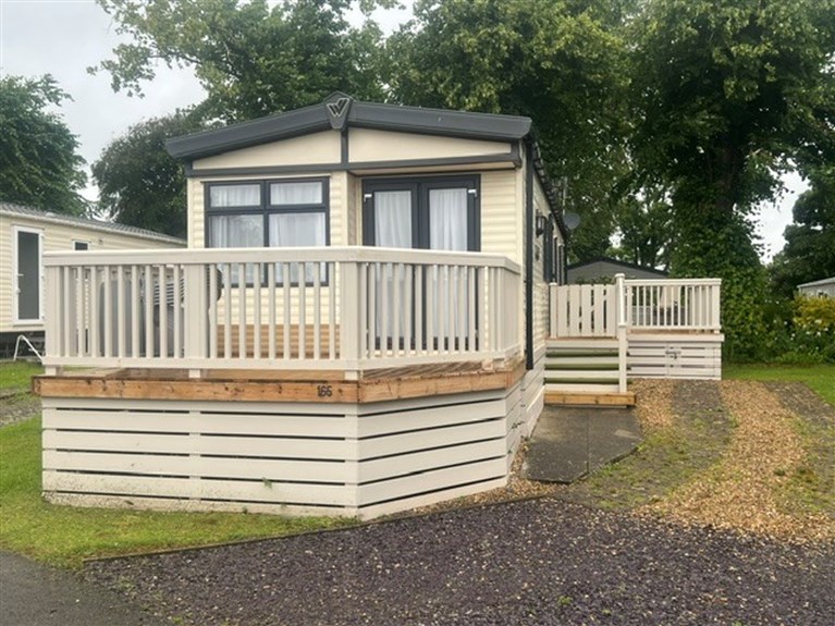 Pre-owned Willerby Lyndhurst 2015 for sale at Coed Helen Holiday Park
