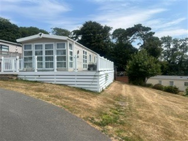 Pre-owned Willerby Lyndhurst 2015 for sale at Coed Helen Holiday Park